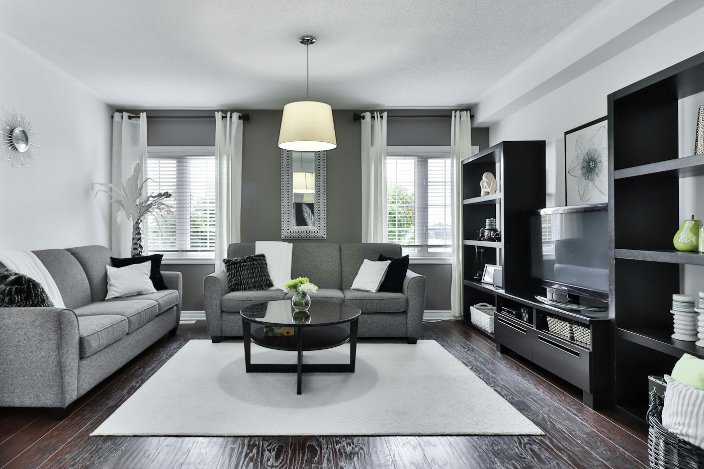 Move-In / Move-Out
